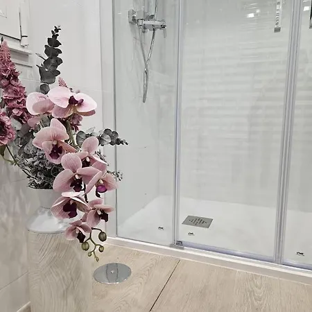 1a111 Moderno De 3 By R2r Consulting 公寓