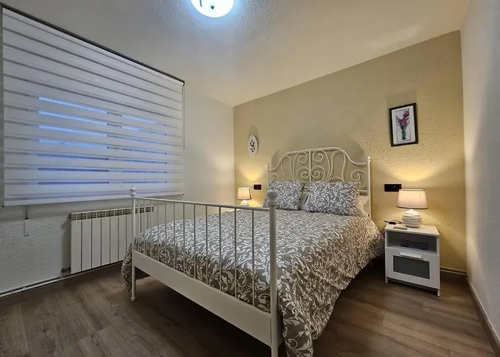 Апартаменти 1a111 Moderno De 3 By R2r Consulting *