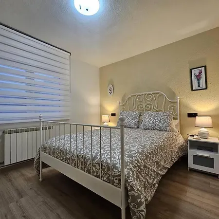 Apartman R2R - Apartamento Moderno De 3 Dormitorios - 1A111 *